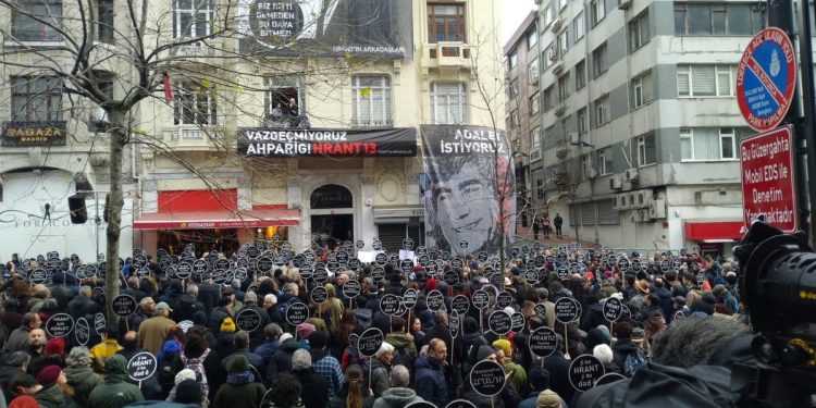 Hrant Dink vurulduğu yerde anıldı