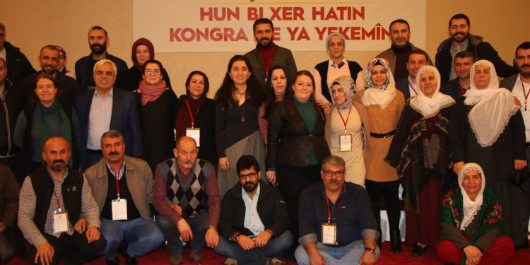 Tutsak ailelerinden dilekçe kampanyası: Hemen tahliye olmalı!
