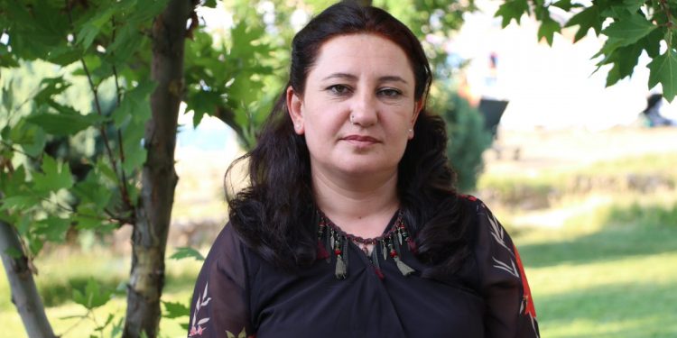 Cizîra Botan Belediyesi’nin Eşbaşkanı Berivan Kutlu gözaltına alındı