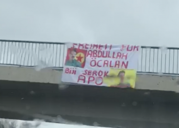 Kürt gençlerinden otoyolda eylem