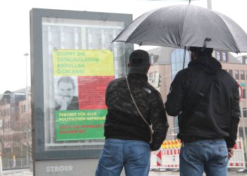 Stuttgart’taki bilboardlarda “Öcalan’a Özgürlük” afişleri
