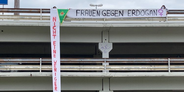 JXK’li genç kadınlar: Korona gölgesinde savaşa izin vermeyeceğiz!