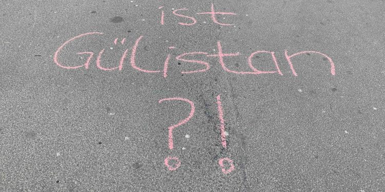 JXK’li genç kadınlar: Korona gölgesinde savaşa izin vermeyeceğiz!