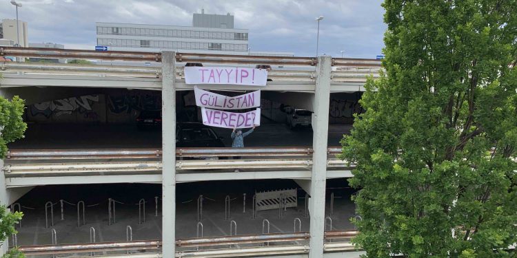 JXK’li genç kadınlar: Korona gölgesinde savaşa izin vermeyeceğiz!