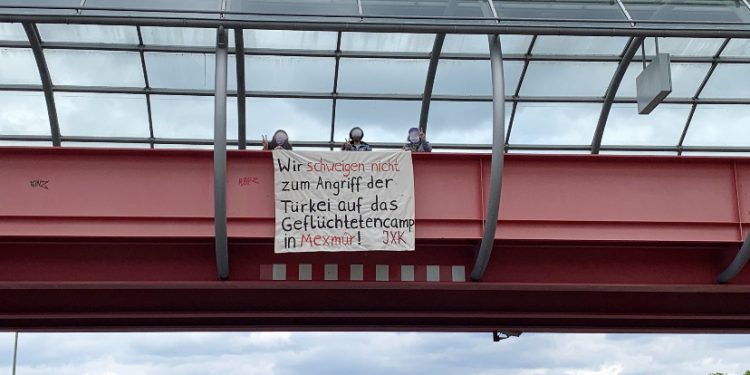 JXK’li genç kadınlar: Korona gölgesinde savaşa izin vermeyeceğiz!