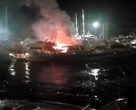 Ateşin Çocukları İnisiyatifi gezi teknesi, plastik deposu ve bir binayı ateşe verdi