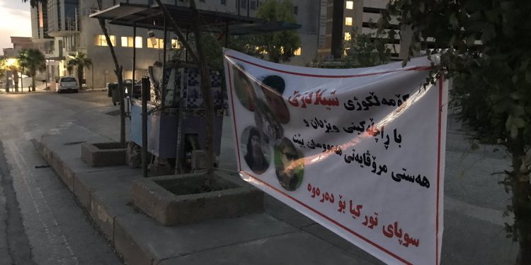 Silêmanî’de Şeladizê şehitlerinin posterleri asıldı