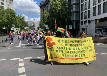 Düsseldorf’ta binlerden işgal saldırılarına karşı yürüyüş