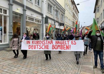 Türk hava saldırılarına karşı Bielefeld’de yürüyüş
