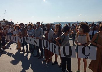 Gençler, Suruç için adalet zinciri oluşturdu