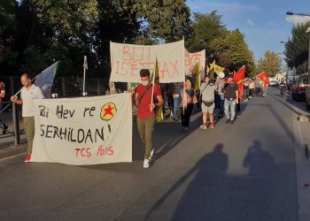 Evry’de 15 Ağustos, yürüyüş ve halaylarla kutlandı