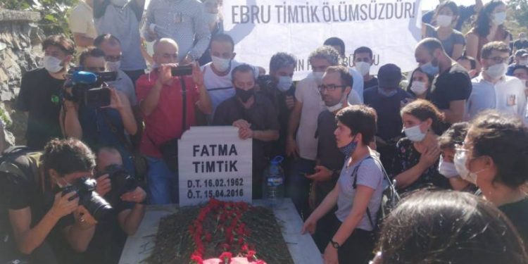 Av. Ebru Timtik toprağa verildi