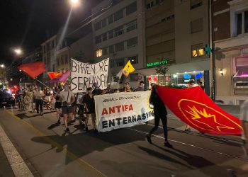 Basel sokakları “Bi Hev Re Serhildan” sloganlarıyla inledi