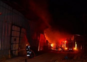 SON DAKİKA – Jinên Tîrêjên Rojê İnsiyatifi 5 araç ve 2 fabrika ateşe verdi