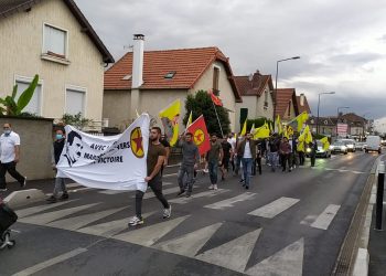 Paris’te gençler: PKK ile Zafere Yürüyelim
