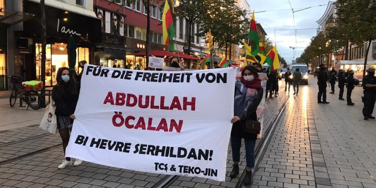 Devletlerarası komploya karşı gençlik Mannheim’de eylemde