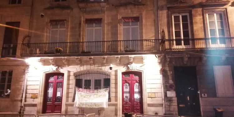 Bordeaux’da Türk Konsolosluğuna Şengal pankartı