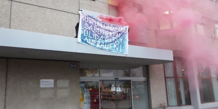 Gençlerden Erdoğan’a silah üreten Rheinmetall’de sivil itaatsizlik eylemi