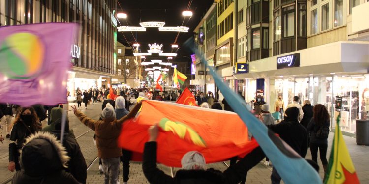 Kassel’de görkemli PKK kutlaması