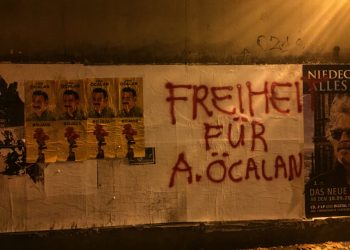 Avrupa’da pankart eylemleri sürüyor