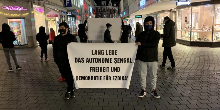 Êzidî gençlerden Bielefeld’de eylem
