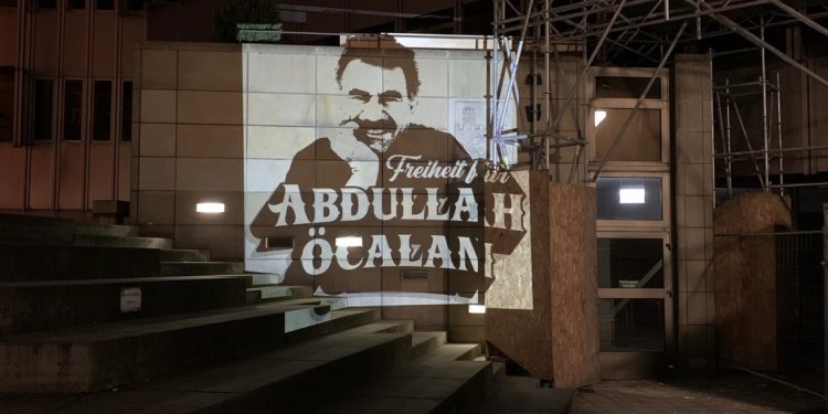 Halklar Önderi’nin fotoğrafları Bielefeld’de ışıldıyor