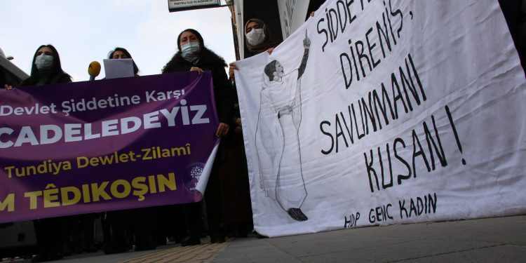 Kadınlar Sokaklarda: Yasta Değil İsyandayız!
