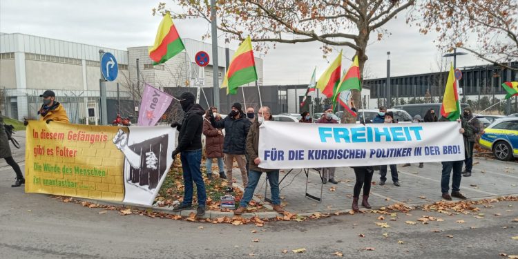 Stuttgart’taki tutsaklarla dayanışma eylemi