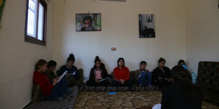 Ş. Amara Kobanê genç kadın eğitim devresi büyük bir coşkuyla başladı