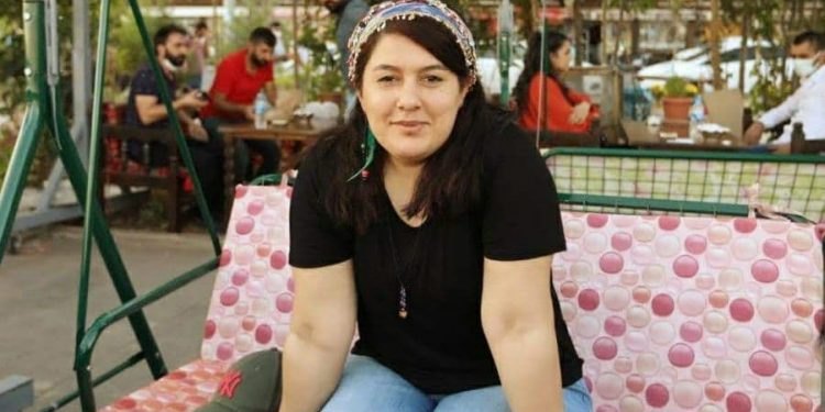 Tutsak yakını Melek Başkale: Faşizm tecritle gençliği imha etmek istiyor