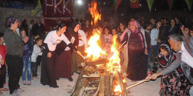 Mexmur’da Newroz ateşi Halklar Önderinin özgürlüğü talebi ile yakılıyor