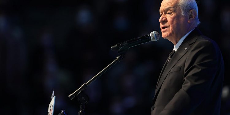 MHP’nin yeni MYK kadrosu Kurtlar Vadisi çeteleri gibi