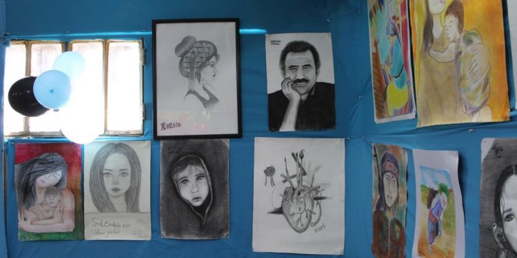 Heleb’de öğrenciler resim sergisi açtı