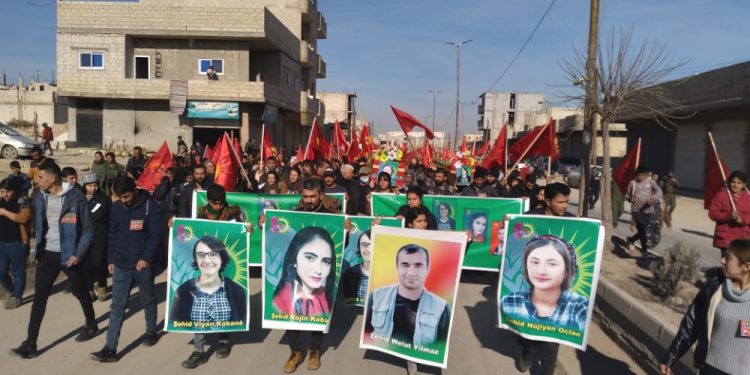 Kobanê şehitleri son yolculuğuna uğurlandı