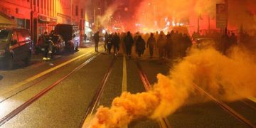 Enternasyonalist gençlerden DİTİB’e büyük darbe