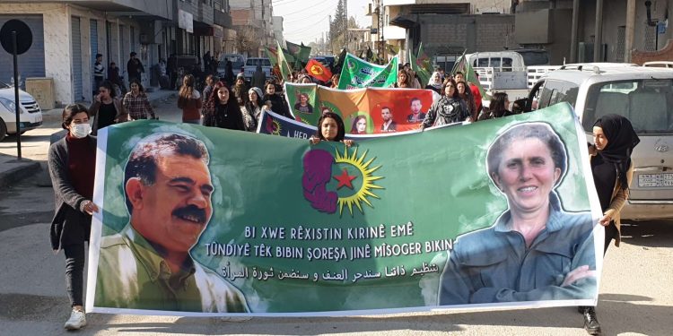 Yekîtîya Jinên Ciwan’dan Paris’te katledilen 3 Kürt kadın için uzun yürüyüş