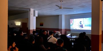 Duisburg’da gençlerden film gecesi