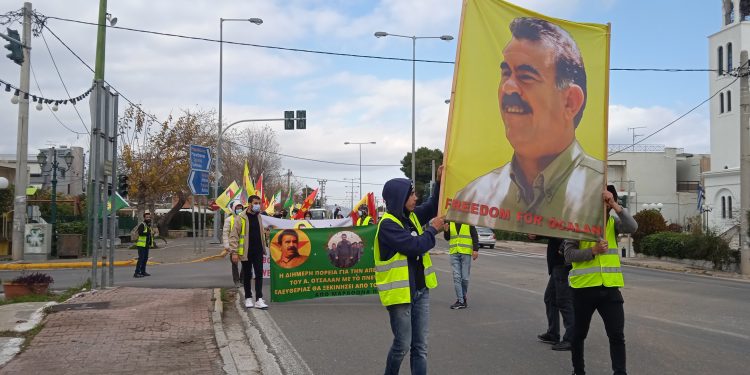 Yunanistan’in Maratona Kentinde TCŞ’nin başlattığı Yürüyüş Atina’nın Akademiya meydanında son buldu