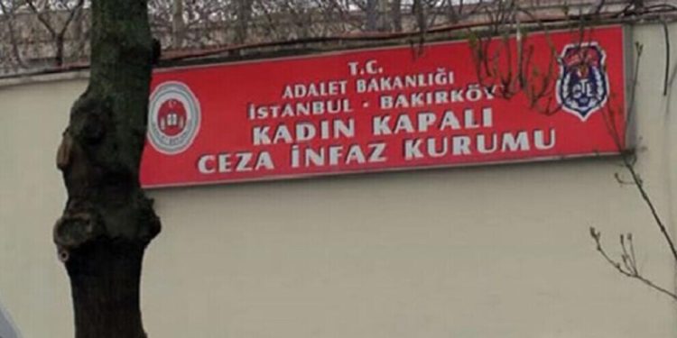 Tutsaklara dönük yeni soruşturmaya keyfi bahane; Tokalaşma ve sarılma yasak!