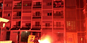 Marsilya’nın en yüksek noktasından gençler Öcalan’a özgürlük diye haykırdı