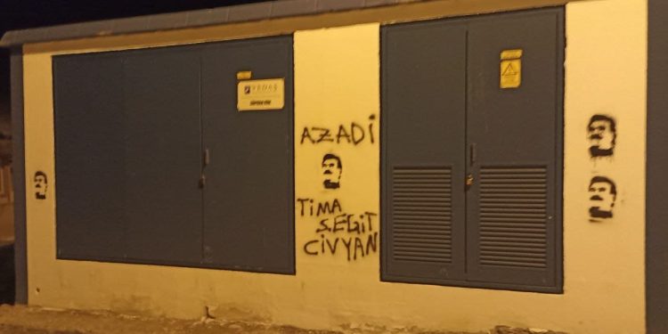 Wan’da yazılama ve baskı çalışması – Dem dema Azadiya Rêber Apo ye