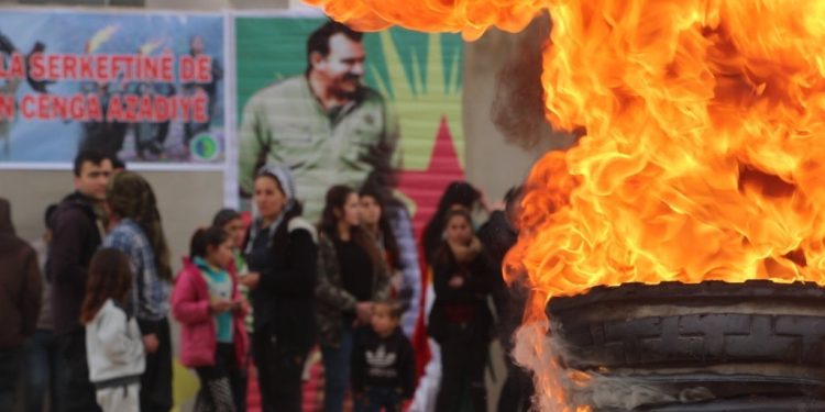 Ciwanên Şoreşger Qamişlo ve Kobanê’de Newroz ateşini yükseltti