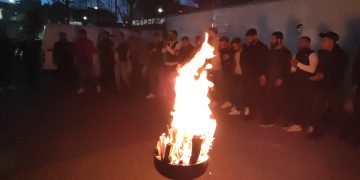 Villiers Le Bel’de gençler Newroz ateşini yaktı