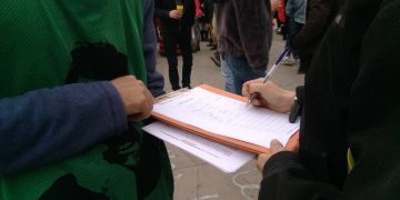 Marsilya’da yasağa karşı imza toplandı