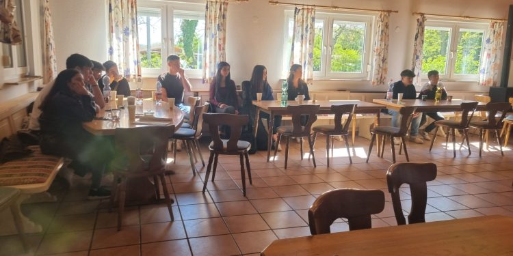 Freiburg’da gençlik eğitimi gerçekleştirildi