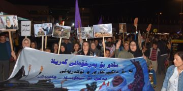 Yüzler gerilla direnişine ses olmak için Silêmanî’de alanlara aktı