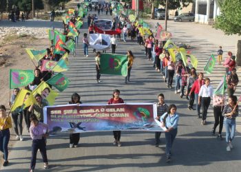 Şehba’da genç kadınlar işgal saldırılarına karşı yürüdü