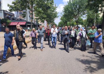 Riha’da engellemelere karşı yürüyüş: İmralı’ya bin selam