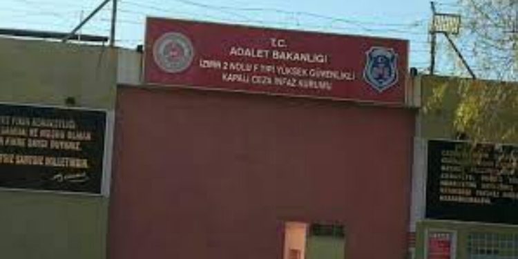 Kırıklar zindanındaki hasta tutsaklar açlık grevine başladı