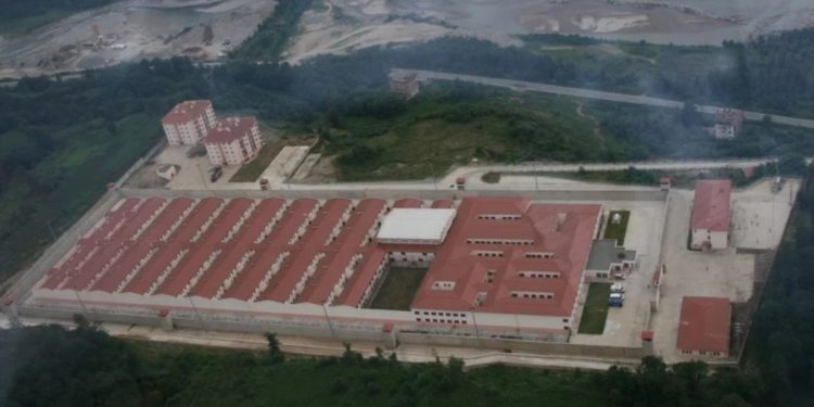 Cezaevleri tutsakların ihtiyaçlarını ve taleplerini yerine getirmiyor